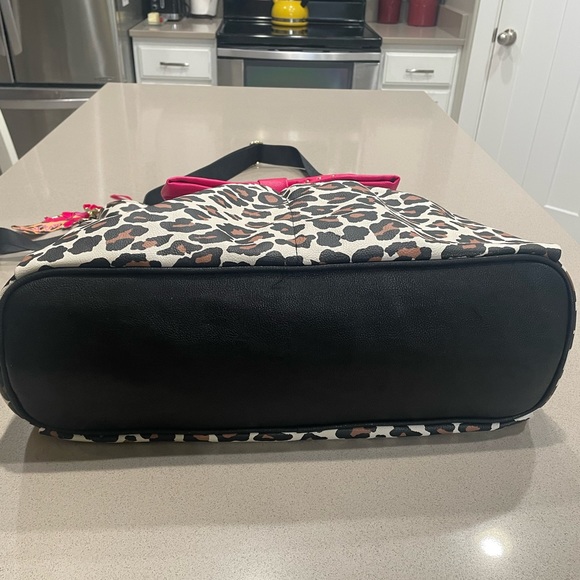Betsey Johnson Diaper Bag/ Shoulder Bag - Picture 9 of 9